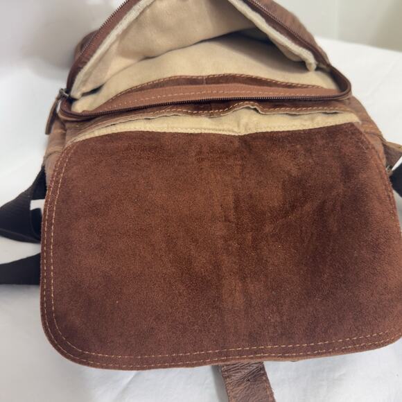 Vintage Brown Leather Crossbody Messenger Bag – Style Unisex’s - Picture 9 of 12